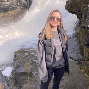 Meet your Posher, Annalise